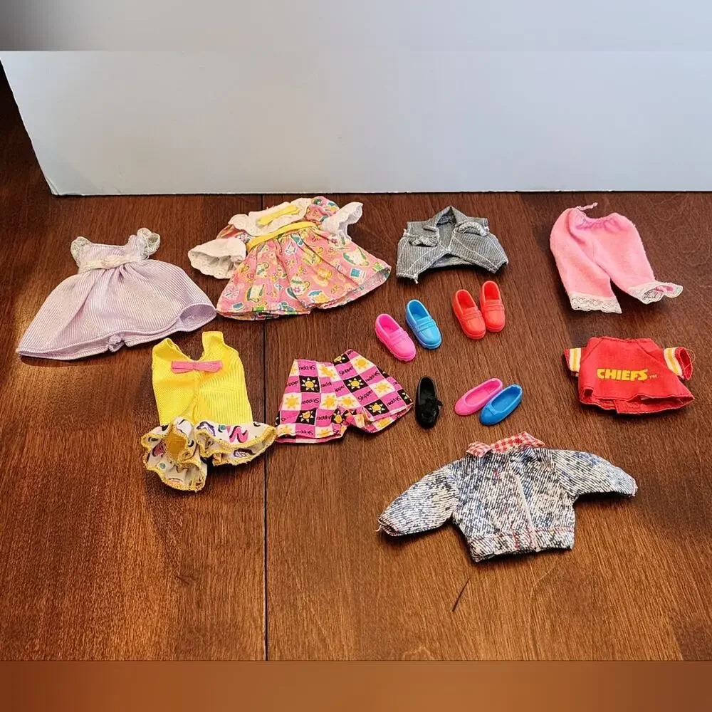 Barbie'S sister Skipper vintage clothes and accessories‎ lot